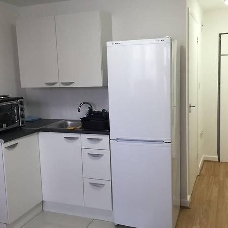 Private Studio Home Away From Home ... Саттон Экстерьер фото