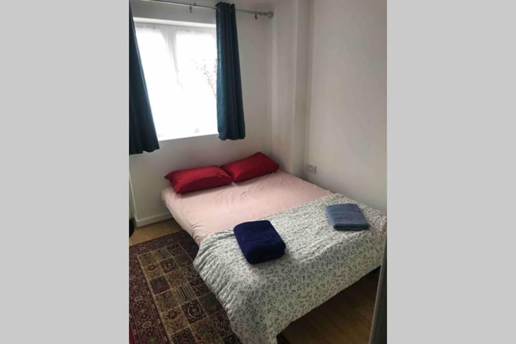 Private Studio Home Away From Home ... Саттон Экстерьер фото